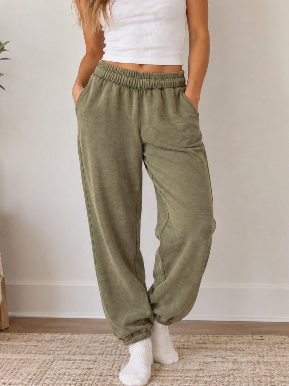 Aerie Women's Green Colored Jogger Sweatpants Size Small